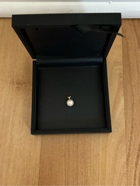 Vintage Pearl Pendant in 14k Gold Women Jewelry